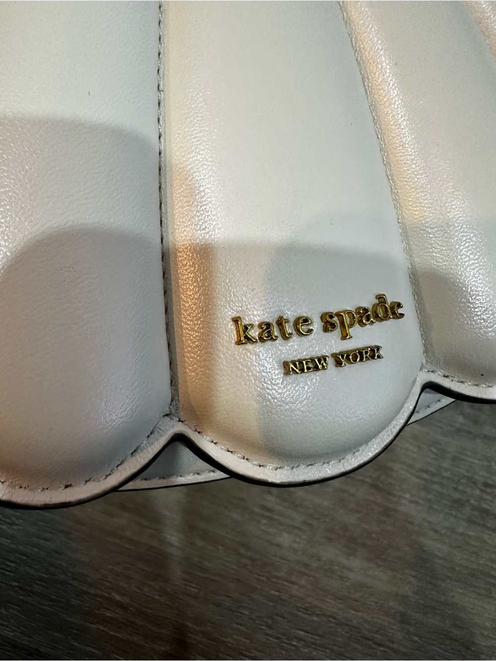 What The Shell 3D bag
kate spade new york - Picture 7 of 15